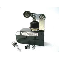 Allen-Bradley 802BPSARBSX Compact Limit Switch with Booted Roller Lever