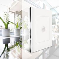 HPM VIVO Coverplate Chrome Reflections