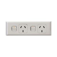 Excel - Horizontal skirting powerpoint 2 gang 10A 240V a.c. with busbar link white