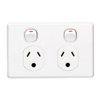Classic C2000 Series, Switched Socket Outlet, Twin, 250V, 10A, Round Earth PIN for Lighting - Black