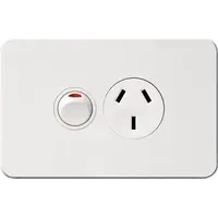 Silhouette 10A socket Horz + shutter MW