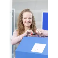 Screwdriver with bit magazine magnetic