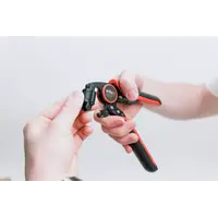 Crimp tool automatic