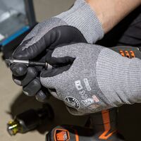 8-in-1 Multi-Bit Adjustable Length Stubby Screwdriver