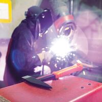 Welder's Chipping Hammer, Heat-Resistant Handle, 283 g, 18 cm