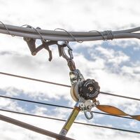 Wide-Range Distribution Grip