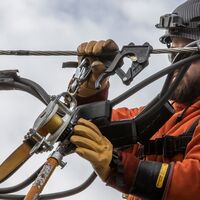 Wide-Range Distribution Grip