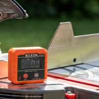 Digital Angle Gauge and Level