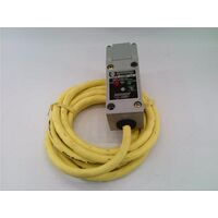 Allen-Bradley 802PRLBAR108 AC/DC Inductive Proximity Sensor