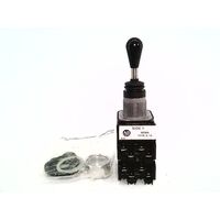Allen-Bradley 800TCT4T8AAAA Four-Way Toggle Switch