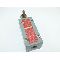 Allen-Bradley 802XRAF7 Limit Switch with Lever Actuator