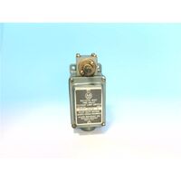 Allen-Bradley 802TR4TD Standard Limit Switch with Rotary Lever Arm