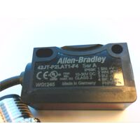 Allen-Bradley 42JTP2LAT1F4 Polarized Retroreflective Photoelectric Sensor