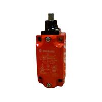 Allen-Bradley 440PMDPS11N5 Large Metal IEC Full Switch with Dome Plunger