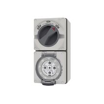 Buffalo -u00a0Combination Switched Socket IP66 32A 500V~ 5 Pin  x1 - BUC532