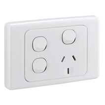 2000 Series
Single Switch Socket Outlet
250V, 10A, 2 Removable Extra Switch | White Electric