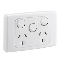 2000 Series
Twin Switch Socket Outlet
250V, 10A, Removable Extra Switch | White Electric