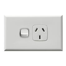 Excel - Horizontal single powerpoint 1 gang double pole 10A 240V a.c. white