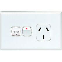 Excel - Horizontal single powerpoint 2 gang 10A 240V a.c. with extra switch no-volt white