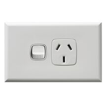 Excel - Powerpoint 1 gang 10A 240V a.c. with safety shutters gloss white