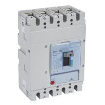 Isolating switch for on-load circuit breaking by visible isolation  and positive contact action, without release