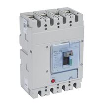 Isolating switch for on-load circuit breaking by visible isolation  and positive contact action, without release