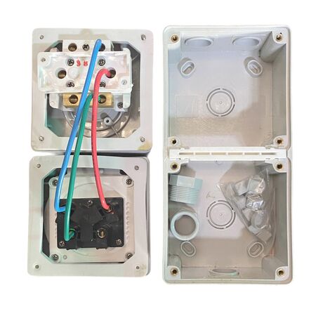 Isolator 3 Pin Combination 20A IP66