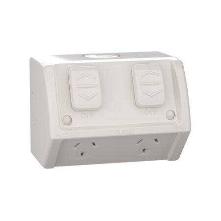 Weathershield
Socket
Twin, 10A, 250VAC, IP54 | Resistant Grey