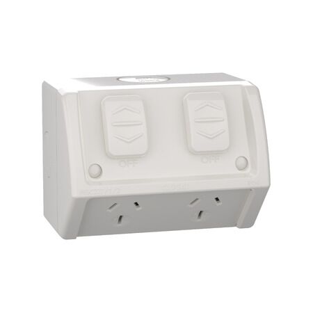 Weathershield
Socket
Twin, 15A, 250VAC, IP54 | Resistant Grey