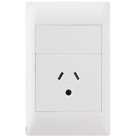 Excel Life - Common plate - Vertical single powerpoint 1 gang 15A 240V a.c. autoswitch white