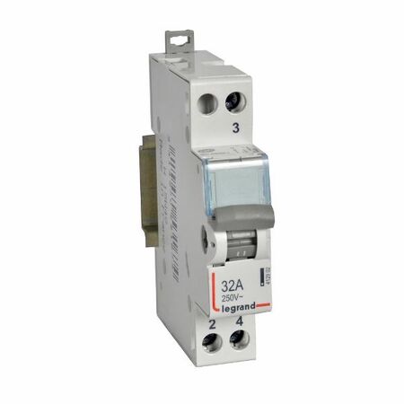 CX³ - Changeover switch - AC 32A Two-way with centre point 250V a.c. 1 module