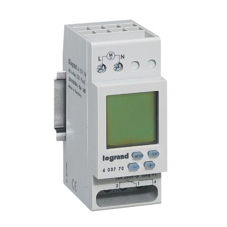 Digital time switch daily/weekly program 1 channel 240V a.c. 3yr reserve 16A 2 module