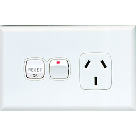 Excel - Horizontal single powerpoint 2 gang 10A 240V a.c. with extra switch no-volt white