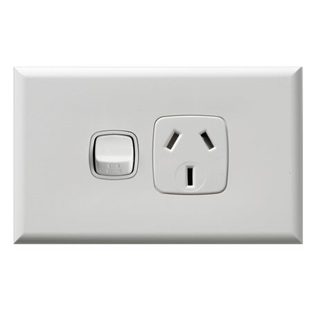 Excel - Powerpoint 1 gang 10A 240V a.c. with safety shutters gloss white