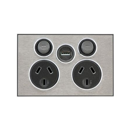 Saturn Series, Socket Outlet, Twin switched, Assembled, Single USB charger, Horizontal, 240 V, 10 A - Horizon Silver