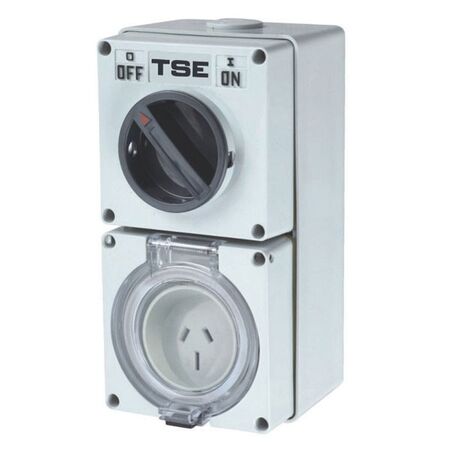 SWITCHED OUTLET, 3 PIN 10A FLAT, IP66 SERIES