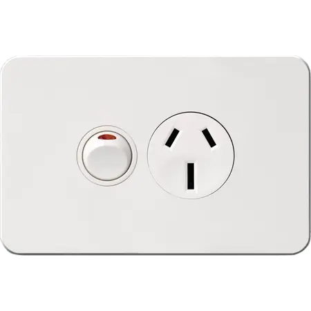 Silhouette 15A socket Horz + shutter MW