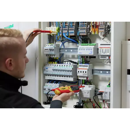 Voltage and continuity tester eMobility 12 – 1,000 V AC, CAT IV 12 - 1000 | 12 - 1500