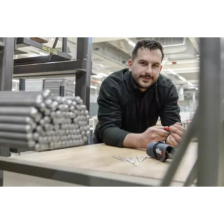 Screwdriver with interchangeable blade set SYSTEM 4