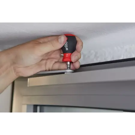 Screwdriver with bit magazine magnetic Screwdriver with bit magazine magnetic