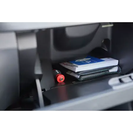 Screwdriver with bit magazine magnetic