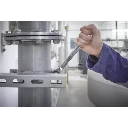 Ring ratchet open-ended spanner set