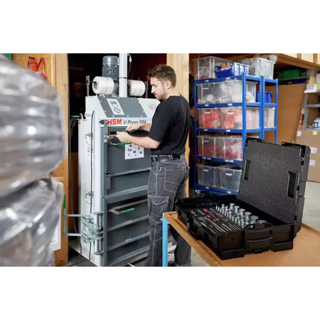 Nut driver and bit set 1/4" and 1/2"