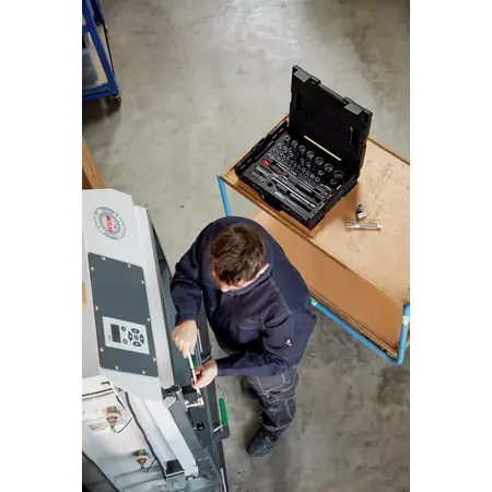 Nut driver and bit set 1/4" and 1/2"