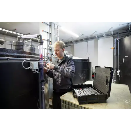 Nut driver and bit set 1/4" and 1/2"