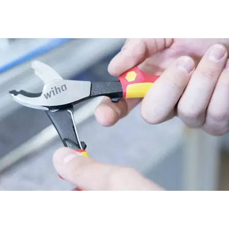 Industrial electric cable cutter 180 mm | x