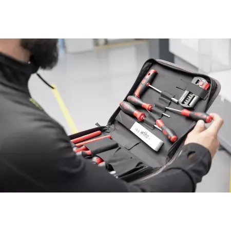 Tool set mechanic