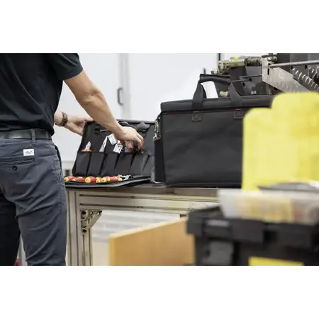 Tool set service technician