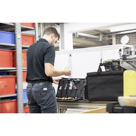 Tool set service technician