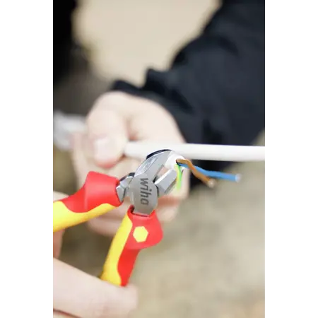 Professional electric diagonal cutters with DynamicJoint® 180 mm | x